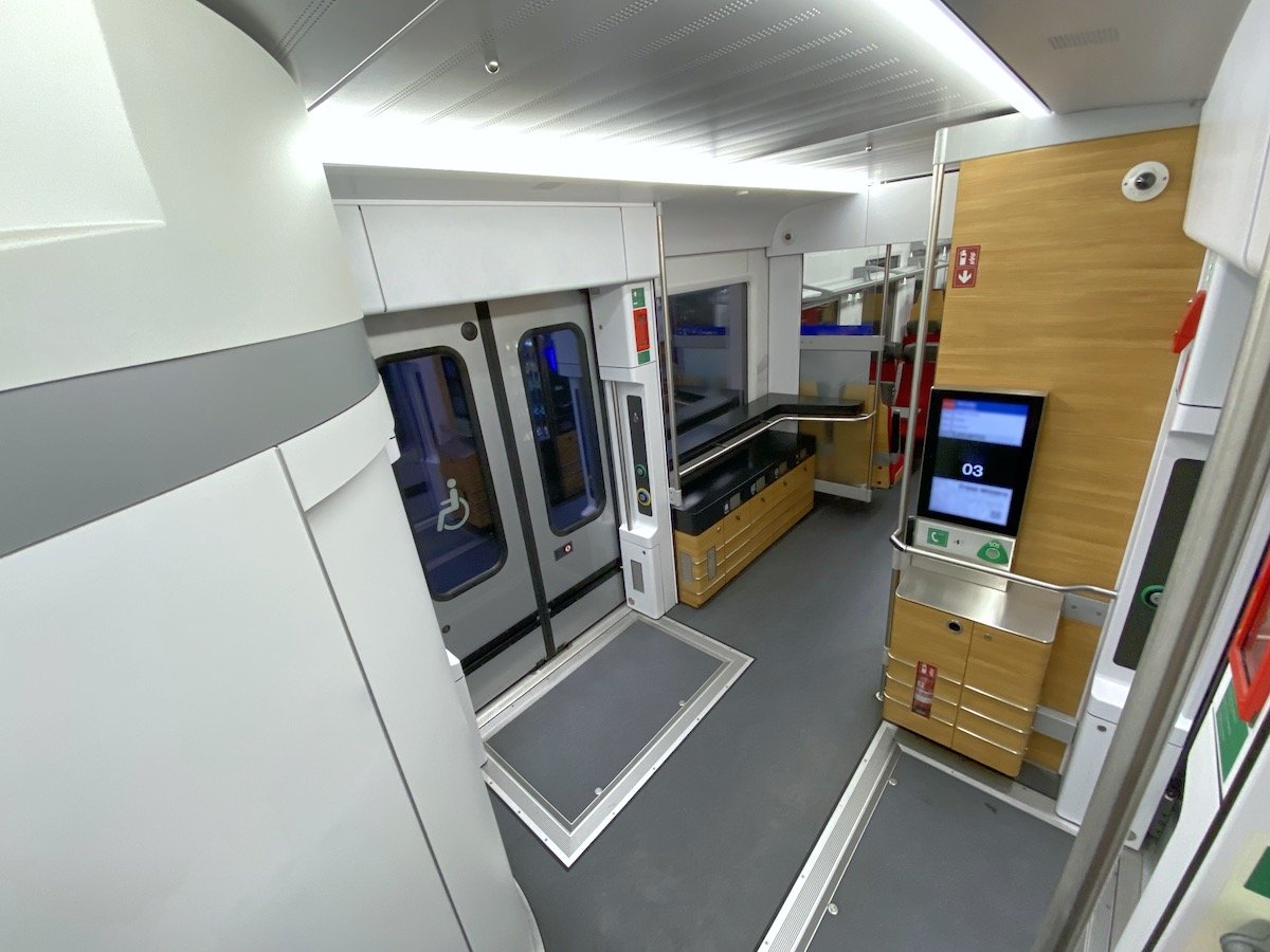 Parquery provides live passenger volumes and statistics in buses and trains