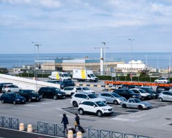 Parquery helps airport facility managers guide drivers towards an available parking spot.