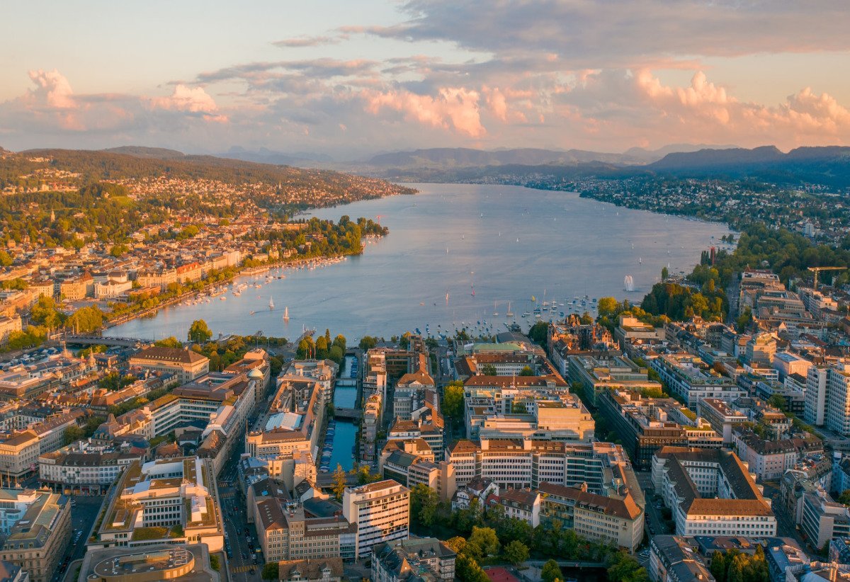 Parquery is located near the shores of lake Zurich, Switzerland