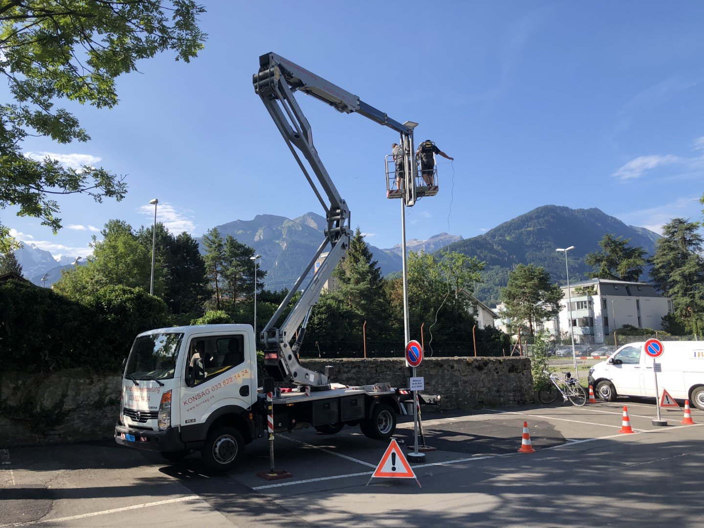 Parquery helps partners during pre-sales and during the camera installation.